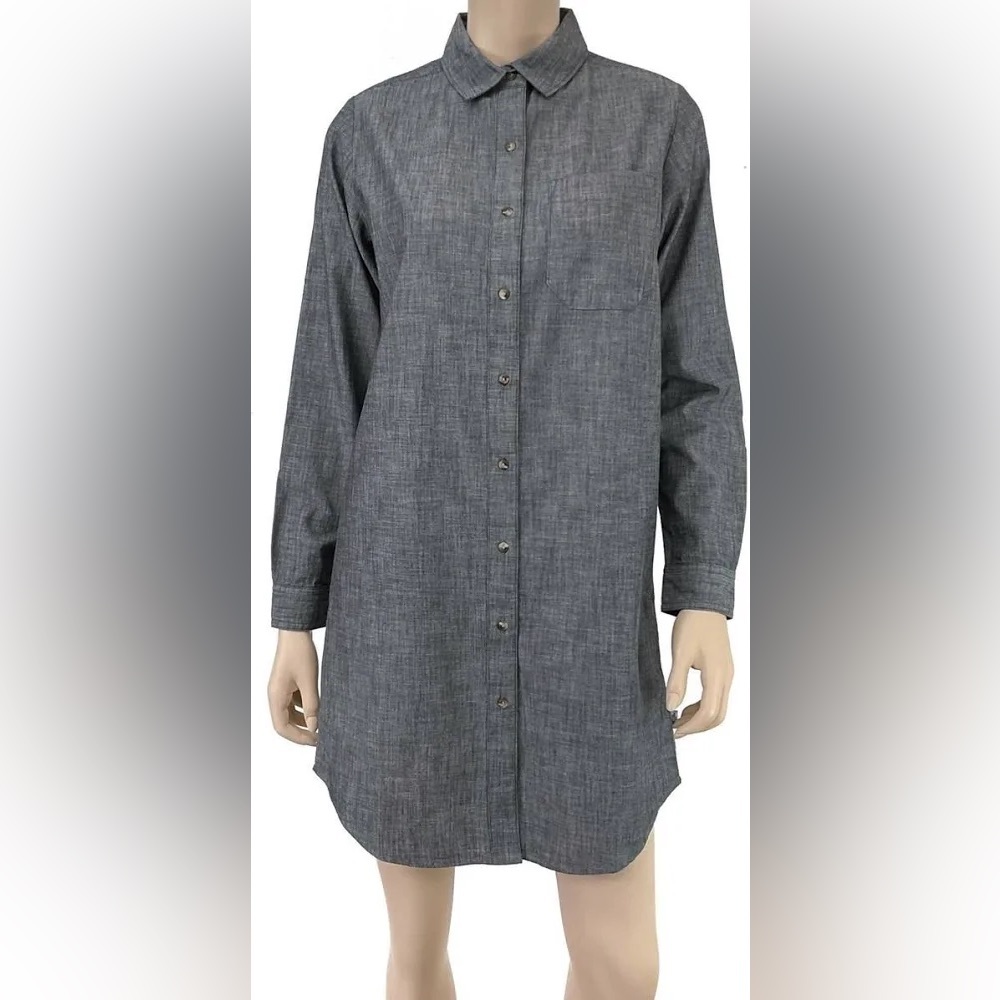 The North Face denim long sleeves dress blue. Size Large